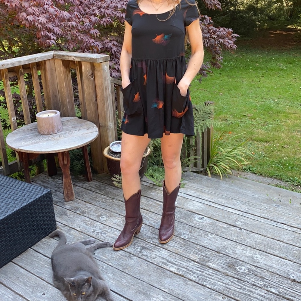 LUX XS 100%silk dress in black with peach, teal, purple accents. Short mid thigh